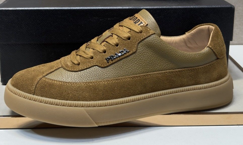 Prada Logo Low-Top Sneakers