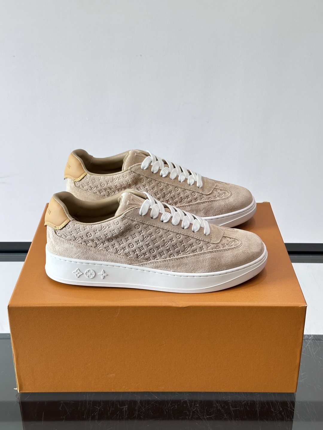 Louis Vuitton Flash Low-Top Sneakers