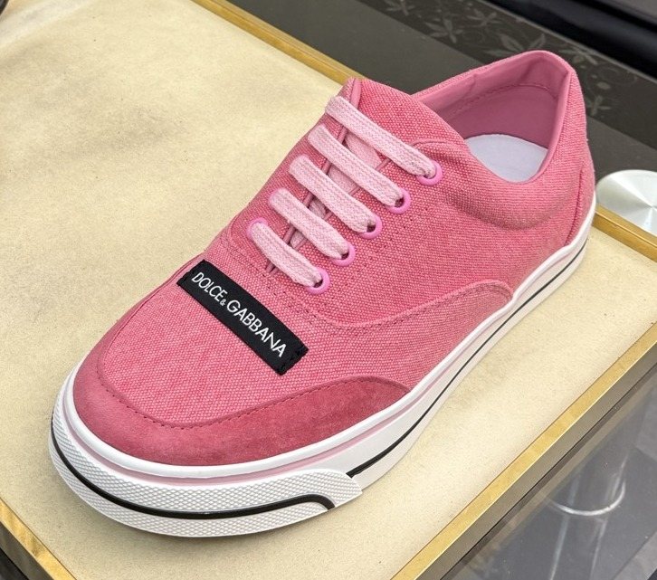 Dolce & Gabbana Low-Top Lace-Up Sneakers - Contrast Tongue Label